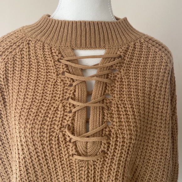 Sweater by Uniq is made of 100% acrylic is a size S/M in good condition - Picture 2 of 4